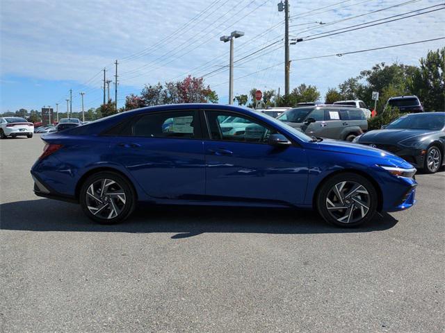 2025 Hyundai Elantra SEL Sport photo 4