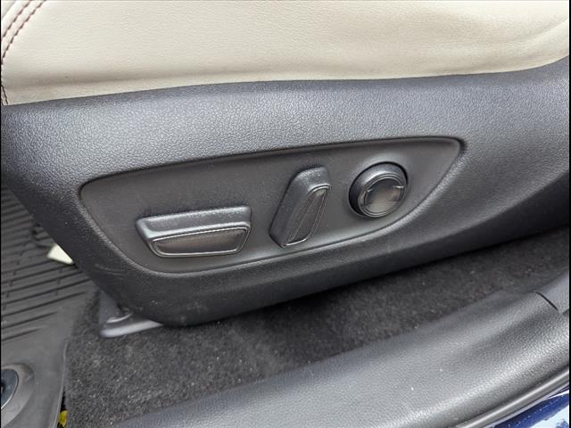 2023 Toyota RAV4 XLE Premium photo 4