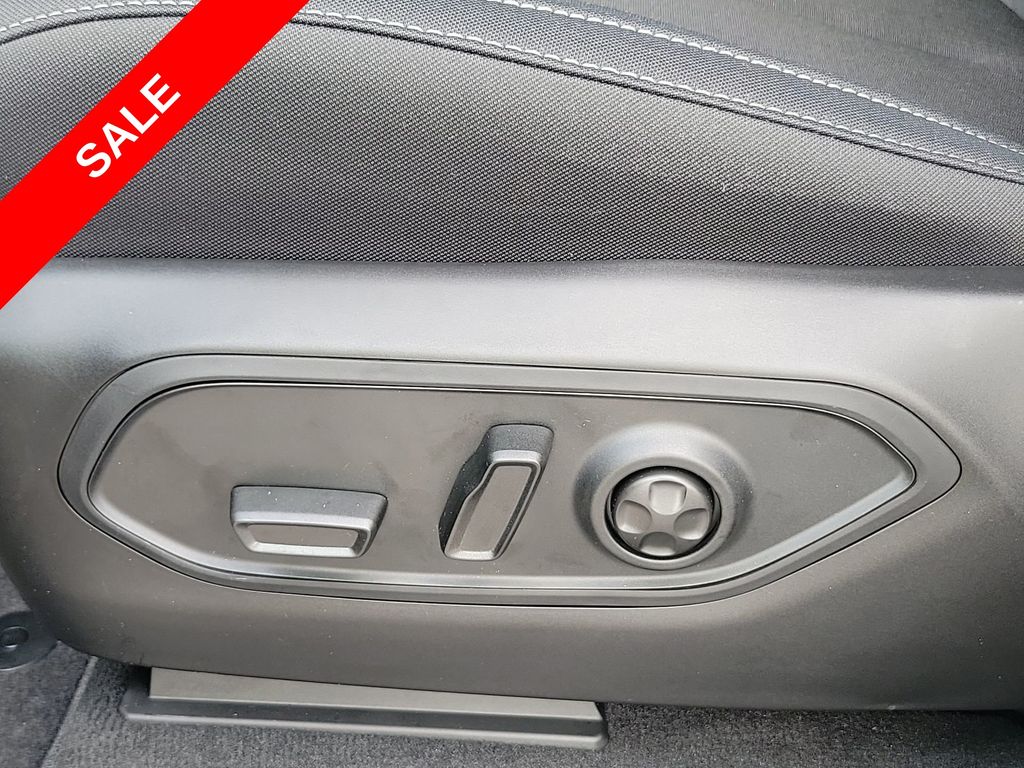 2025 Jeep Grand Cherokee Laredo Altitude photo 29