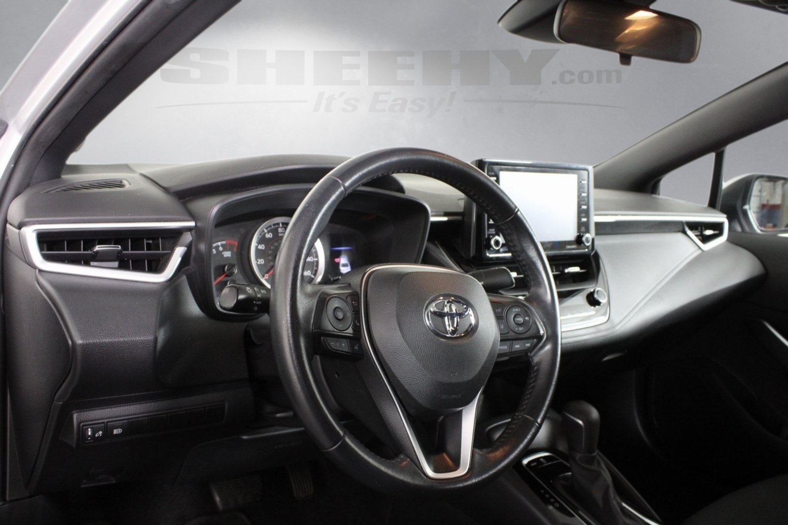 2022 Toyota Corolla SE photo 2