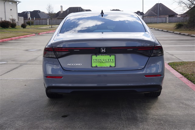 2025 Honda Accord 1.5T SE photo 2