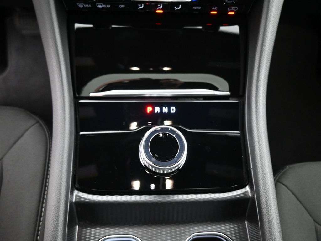 2025 Jeep Grand Cherokee Laredo X photo 3