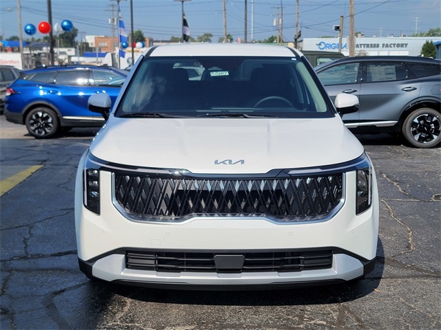 2026 Kia Carnival LXS photo 7