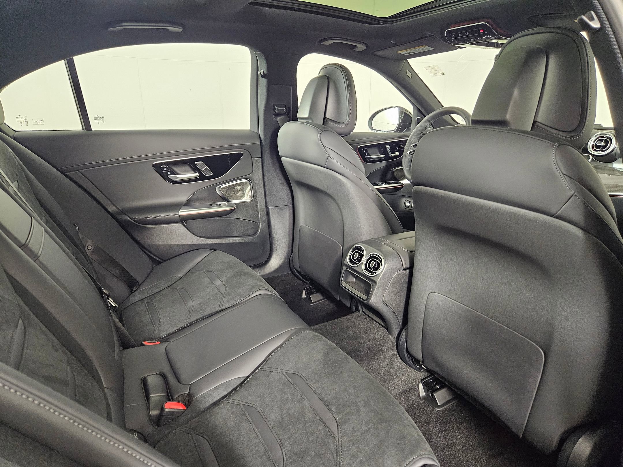 2025 Mercedes Benz C AMG 63 S E PERFORMANCE 4MATIC photo 17