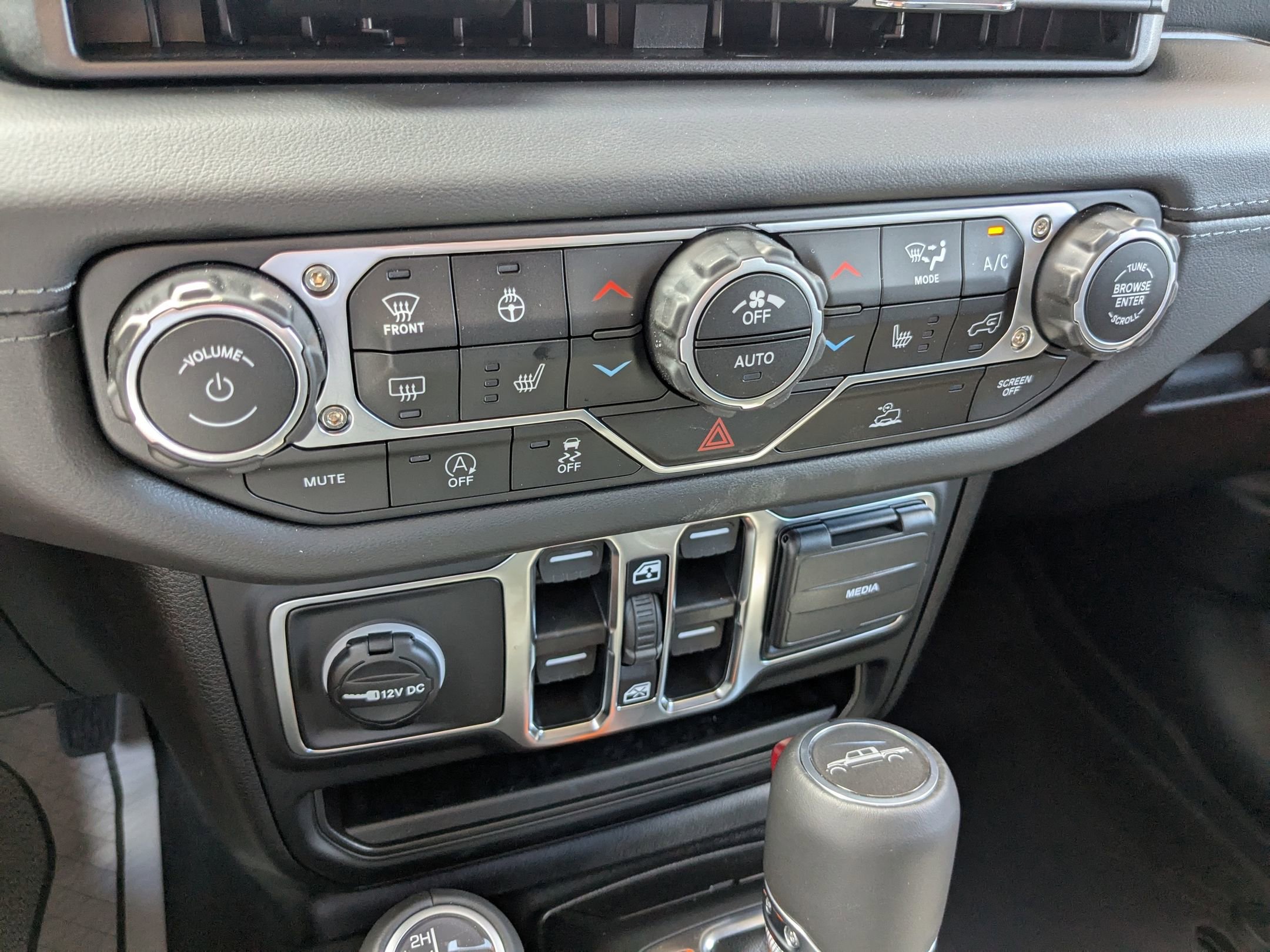 2025 Jeep Gladiator Sport photo 20