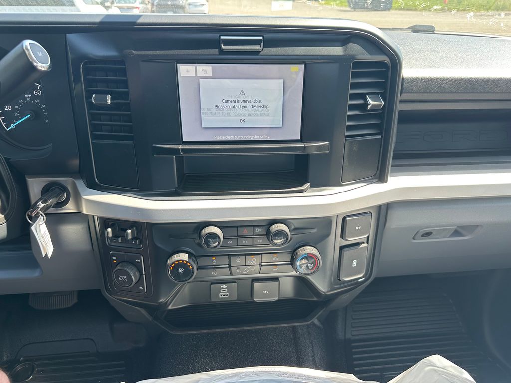 2025 Ford F-600 photo 9