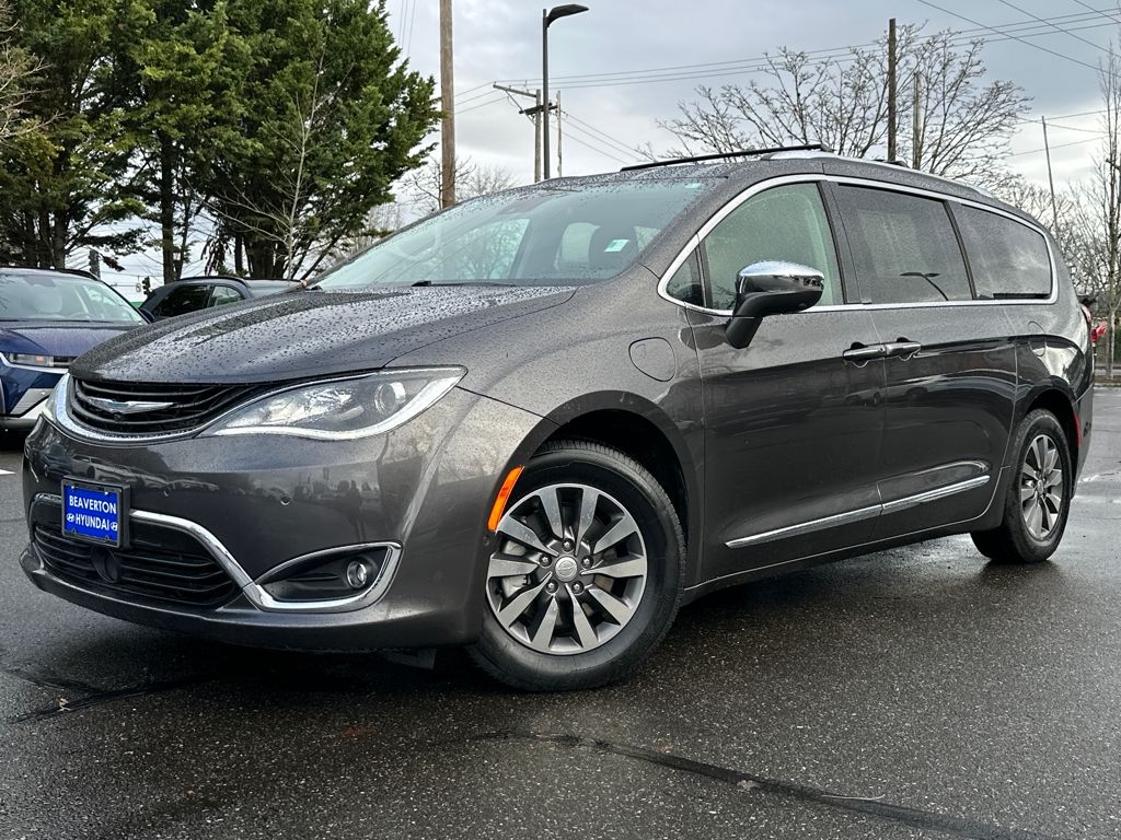2019 Chrysler Pacifica Hybrid Limited's photo
