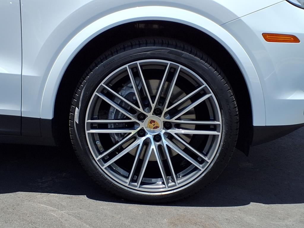 2023 Porsche Cayenne Base photo 31