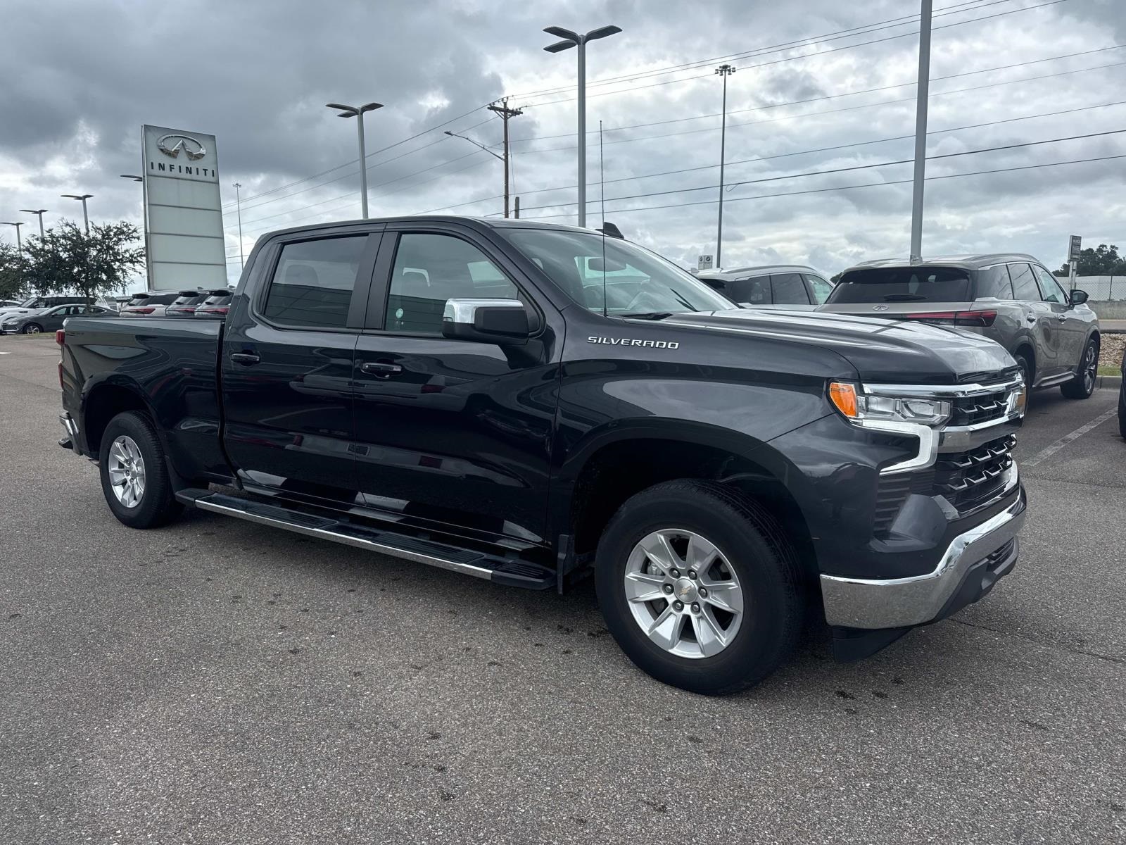 2024 Chevrolet Silverado 1500 LT photo 3