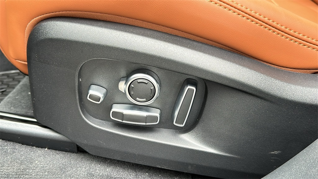 2026 Jaguar F-PACE P400 R-Dynamic S photo 11