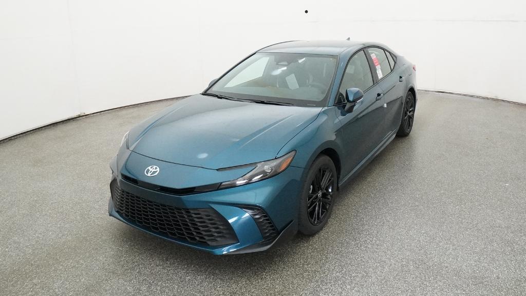 2025 Toyota Camry SE photo 5
