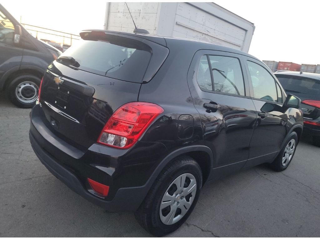 2017 Chevrolet Trax LS photo 11