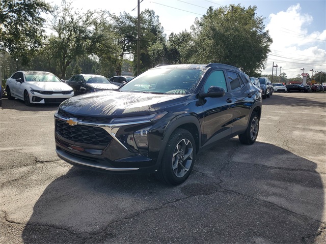 2024 Chevrolet Trax LT photo 4