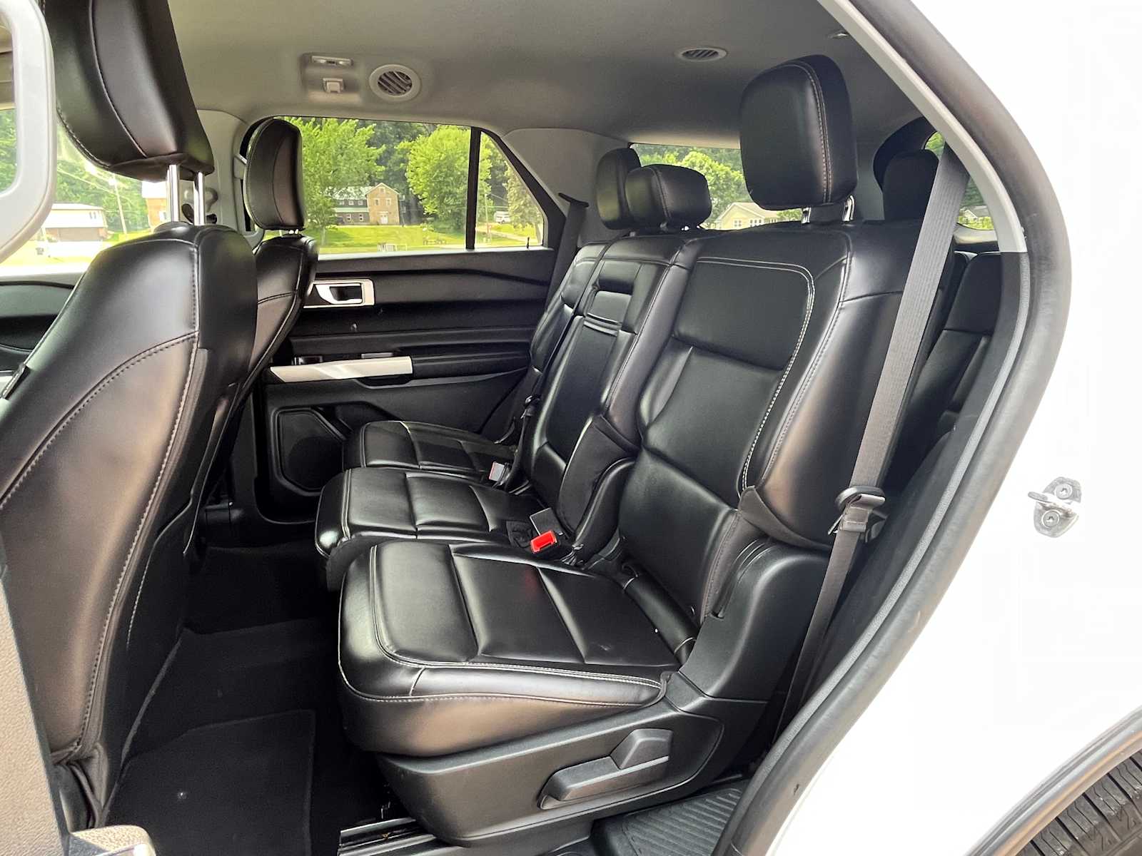 2021 Ford Explorer XLT photo 10