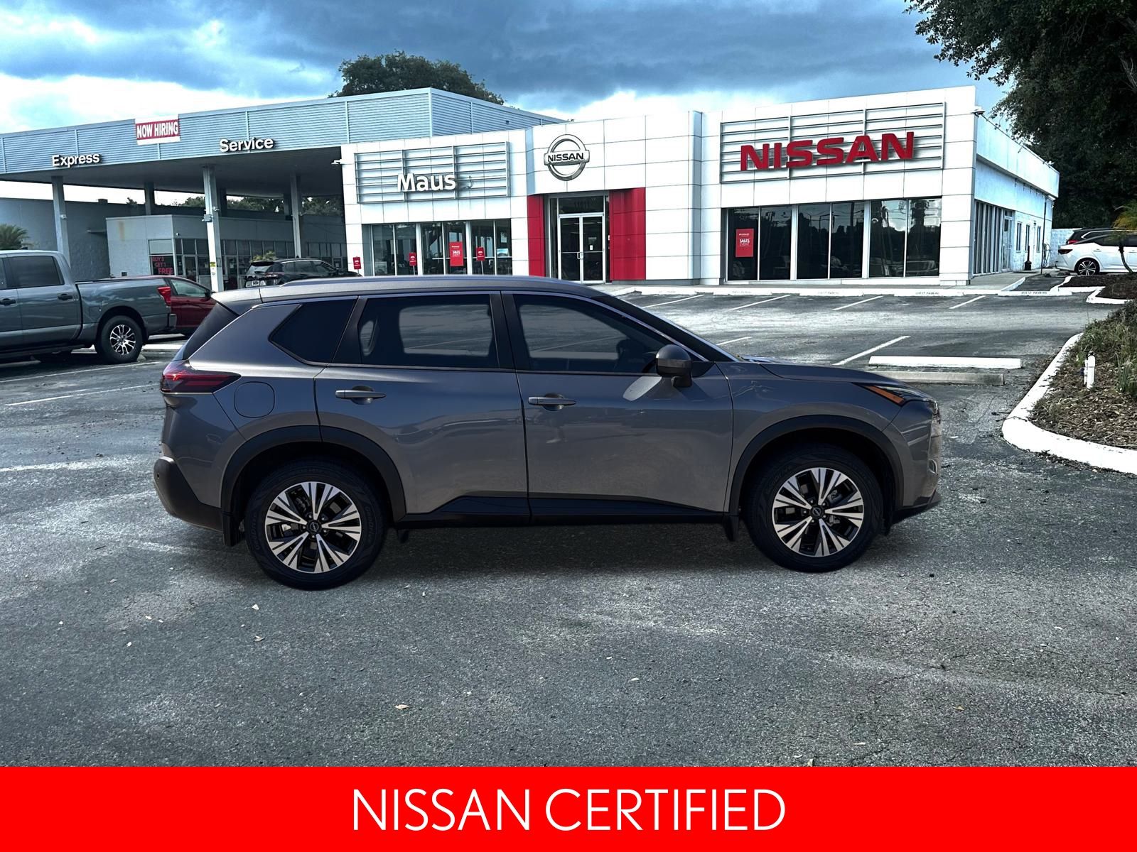 2023 Nissan Rogue SV photo 2