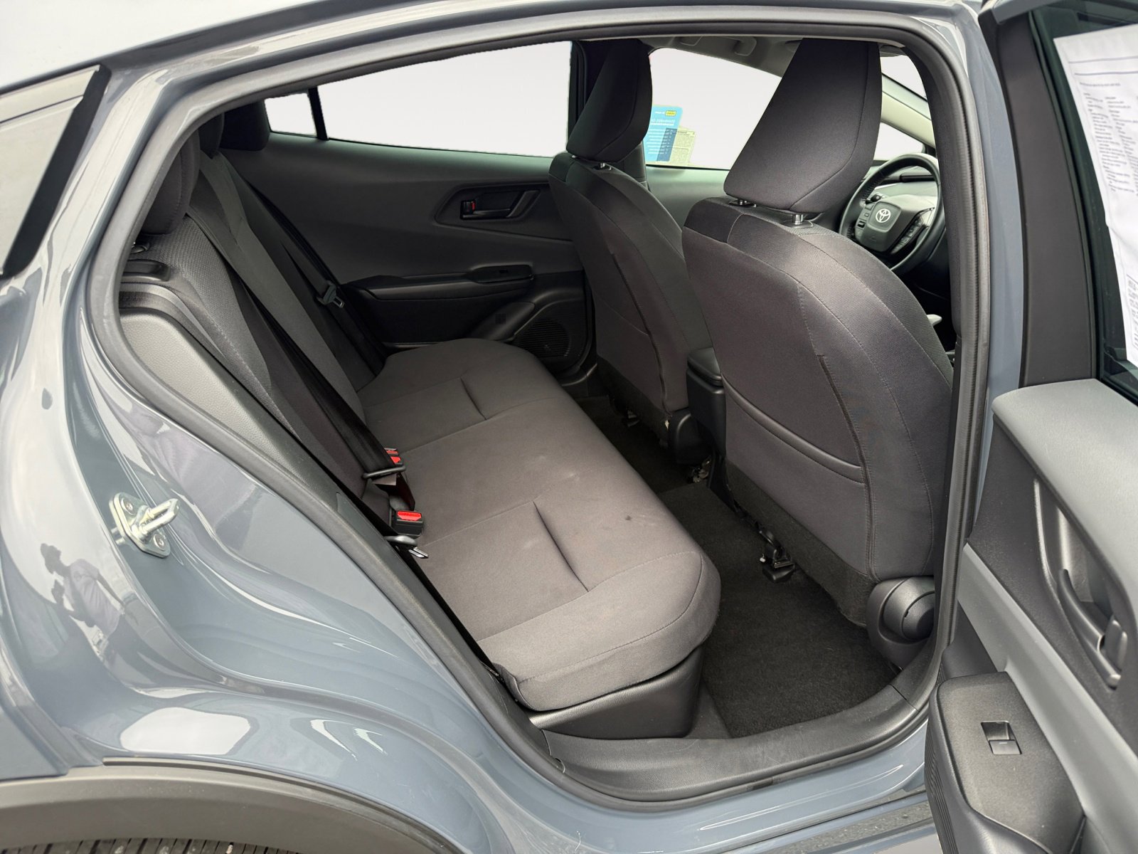 2023 Toyota Prius LE photo 18
