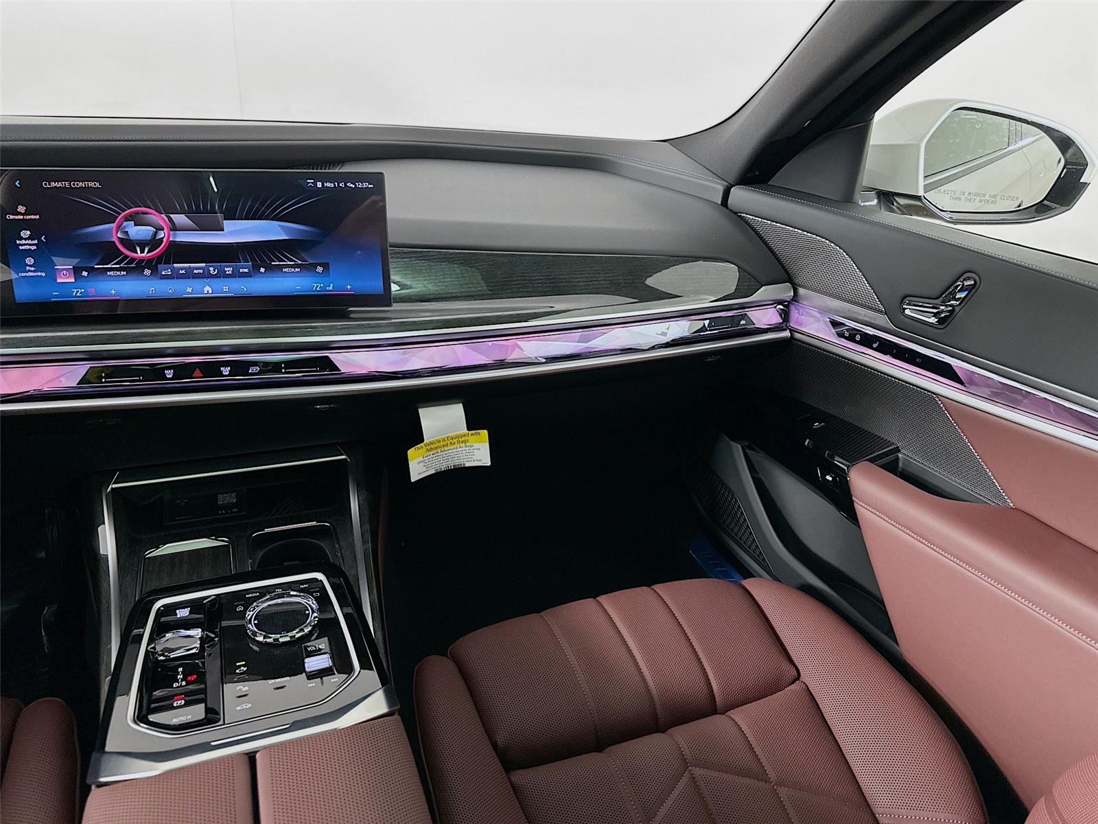 2026 Bmw 750e photo 24