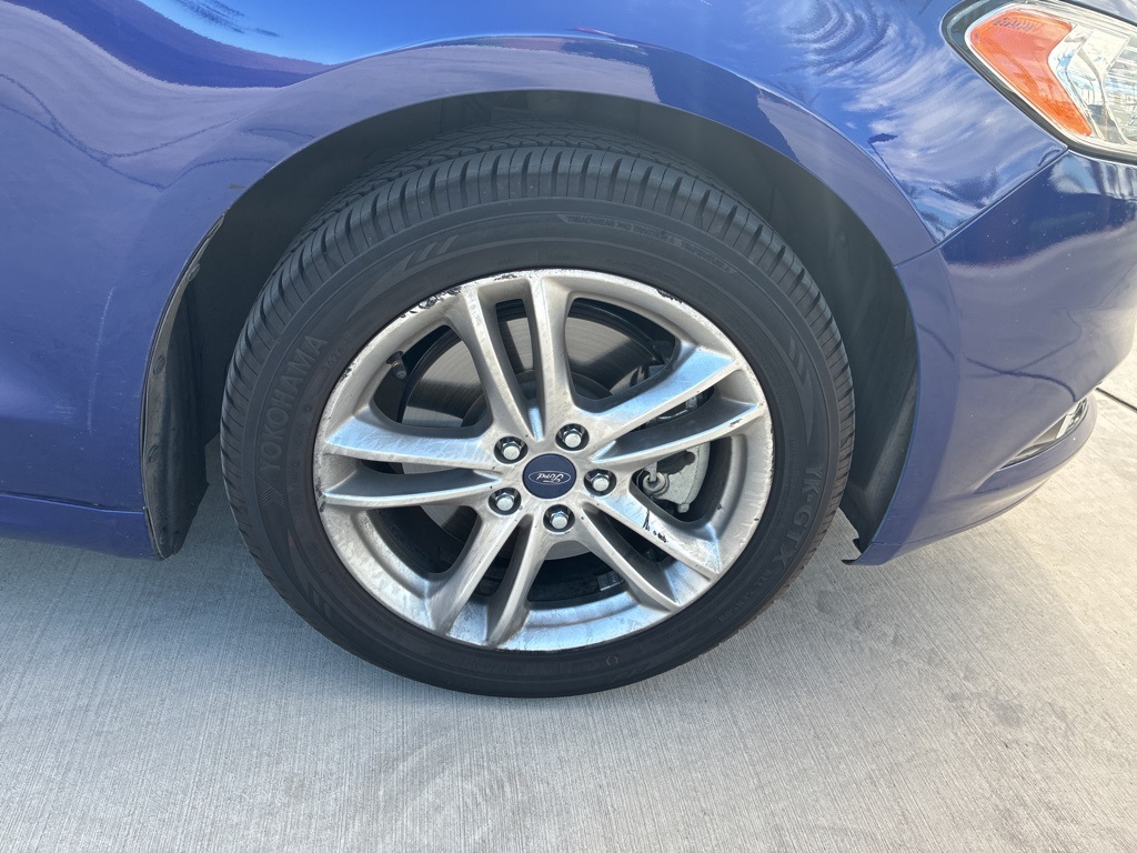 2016 Ford Fusion Energi Titanium photo 3