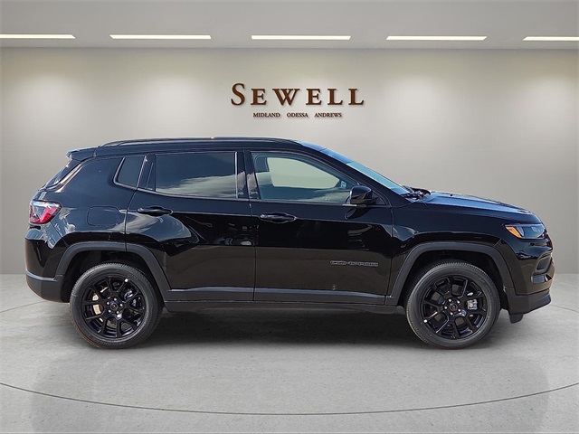 2026 Jeep Compass Latitude photo 4