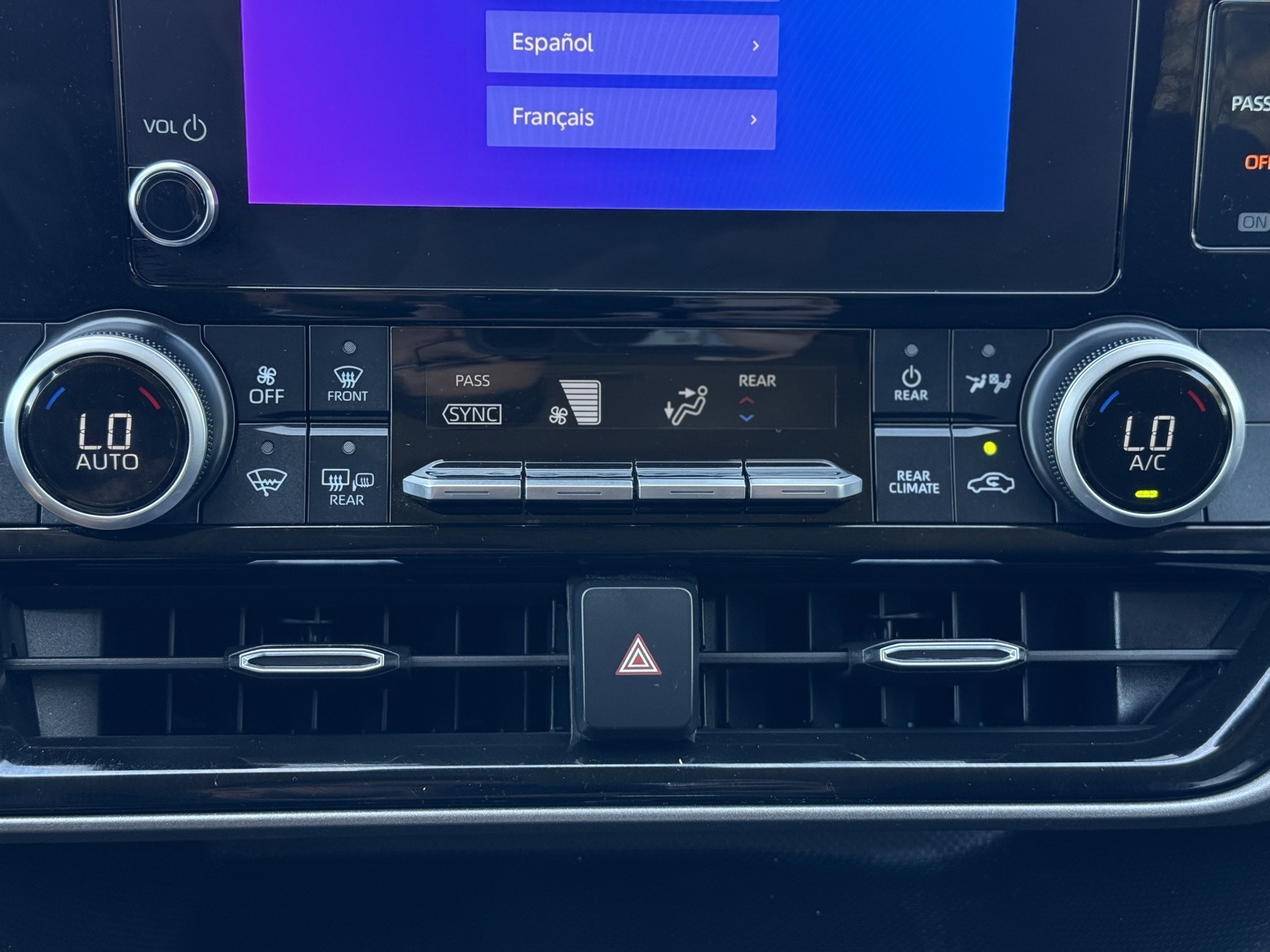 2024 Toyota Highlander LE photo 15