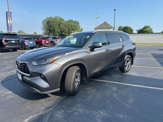 2022 Toyota Highlander XLE photo 4