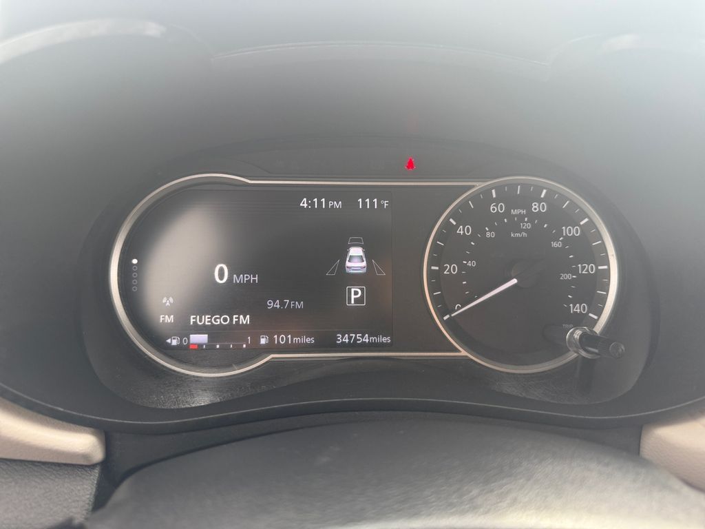 2021 Nissan Versa 1.6 SV photo 10