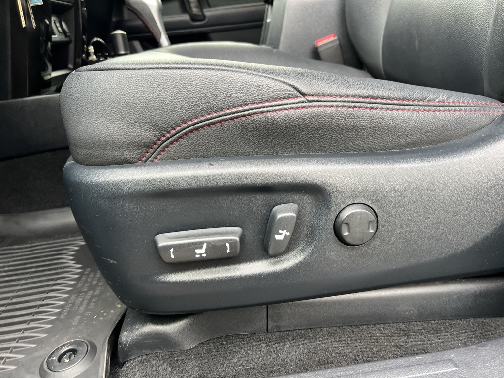 2019 Toyota 4Runner TRD Off-Road Premium photo 12