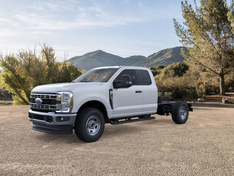 2026 Ford F-350 Super Duty Chassis Cab XL's photo