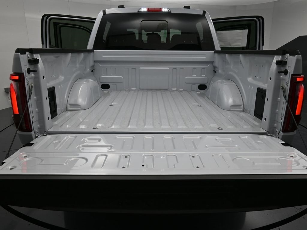 2025 Ford F-150 Lariat photo 35