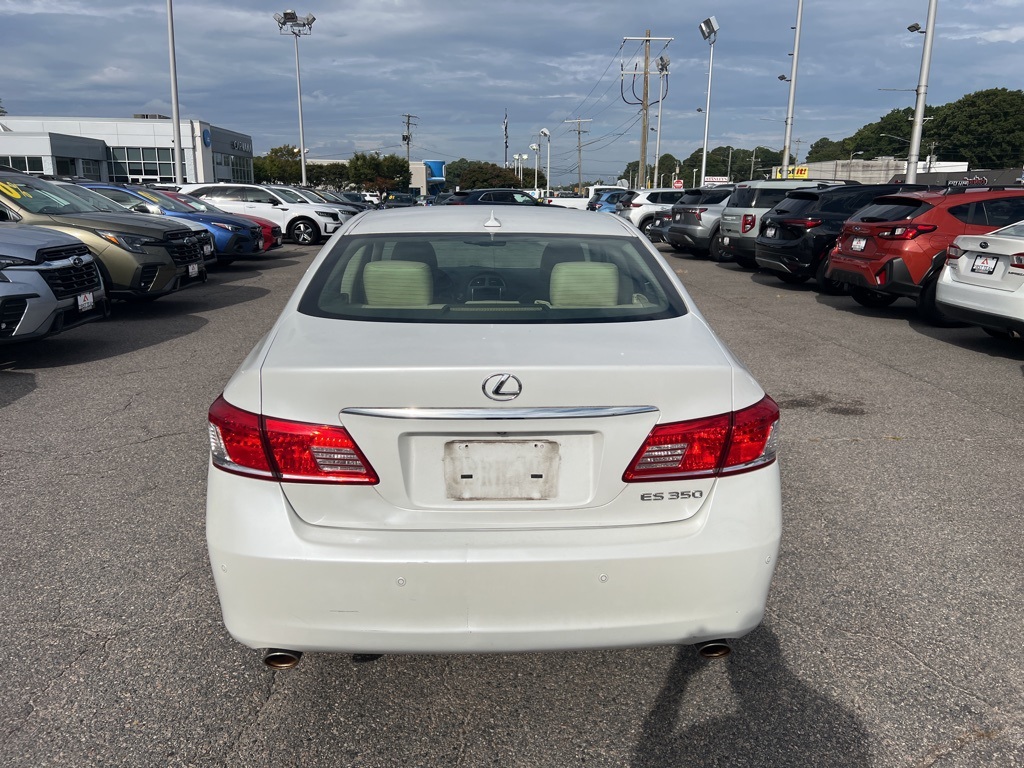 2011 Lexus ES 350 photo 5