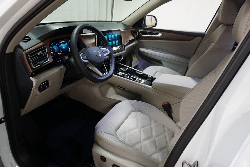 2025 Volkswagen Atlas SE Technology photo 10