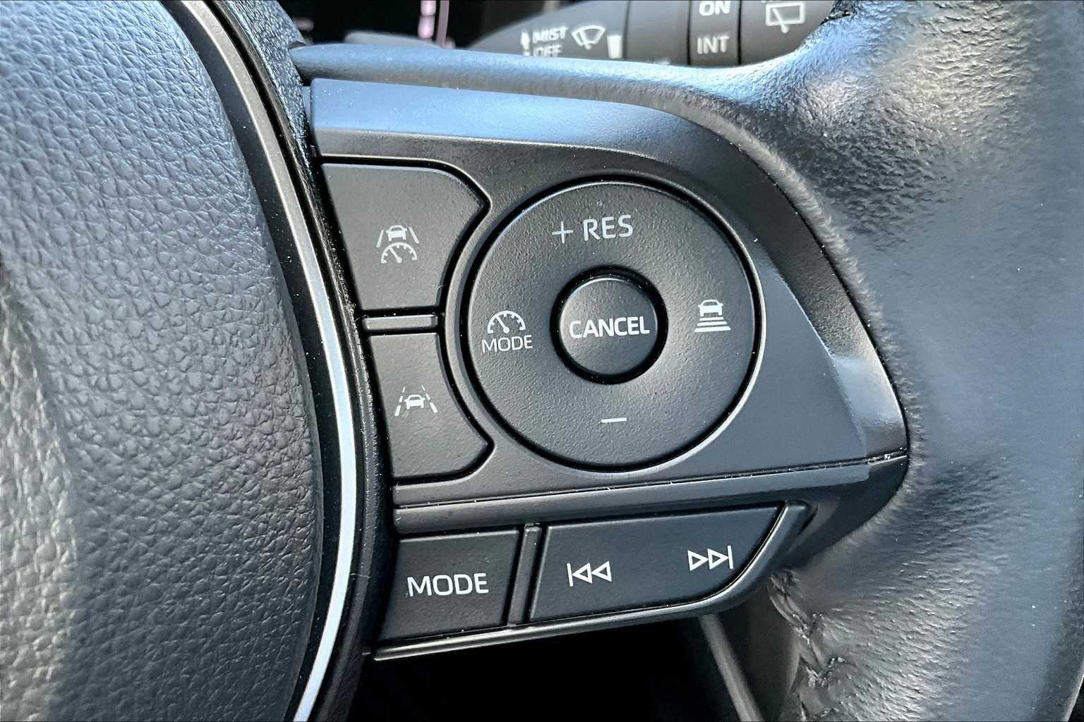 2023 Toyota Corolla Hybrid XSE photo 20
