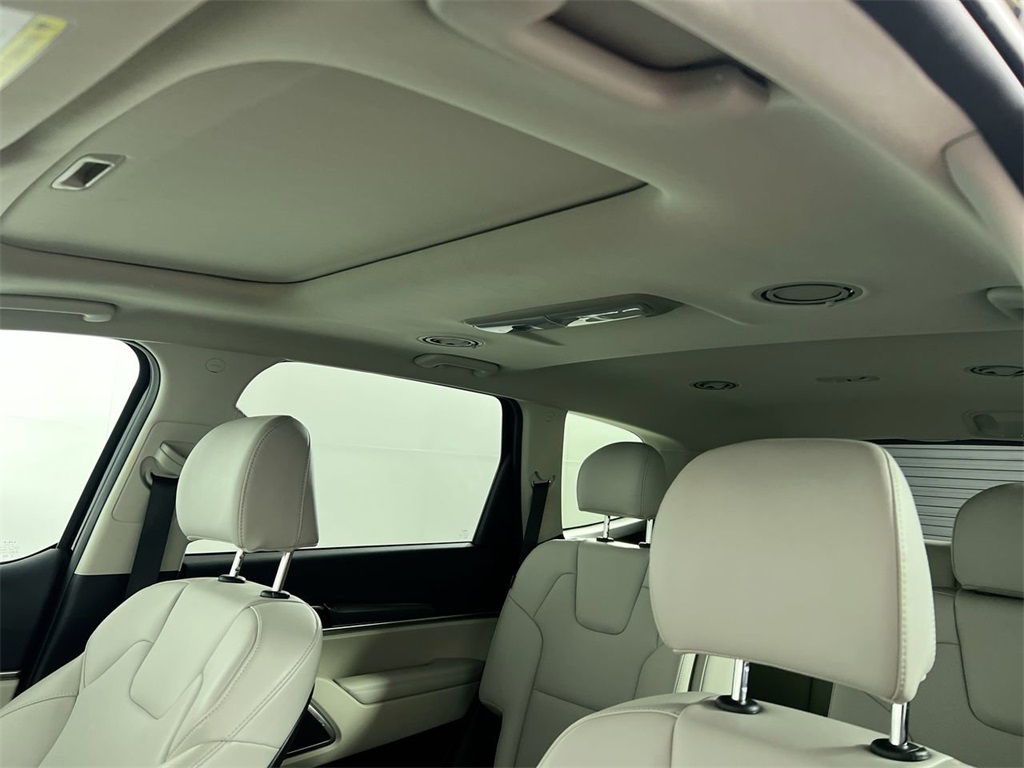 2025 Kia Telluride S photo 16