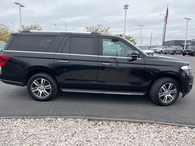 2023 Ford Expedition MAX Limited photo 4