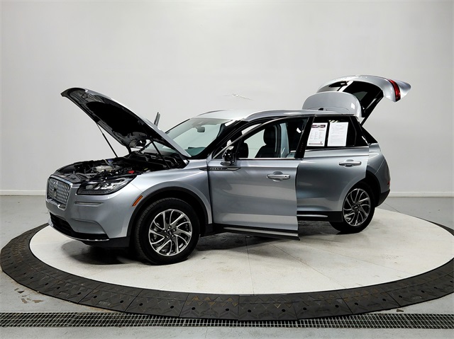 2022 Lincoln Corsair Standard photo 11