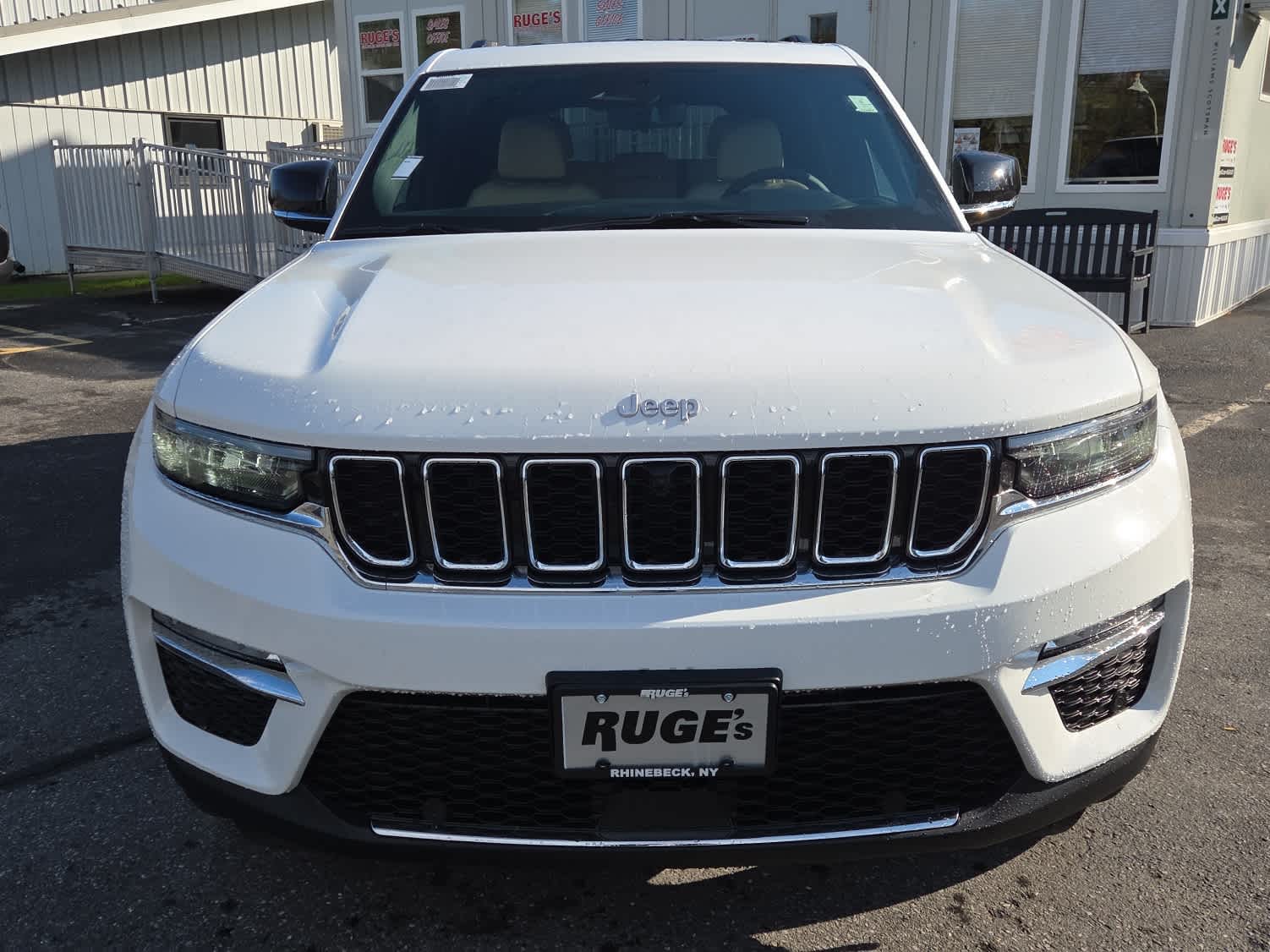 2025 Jeep Grand Cherokee Limited photo 2