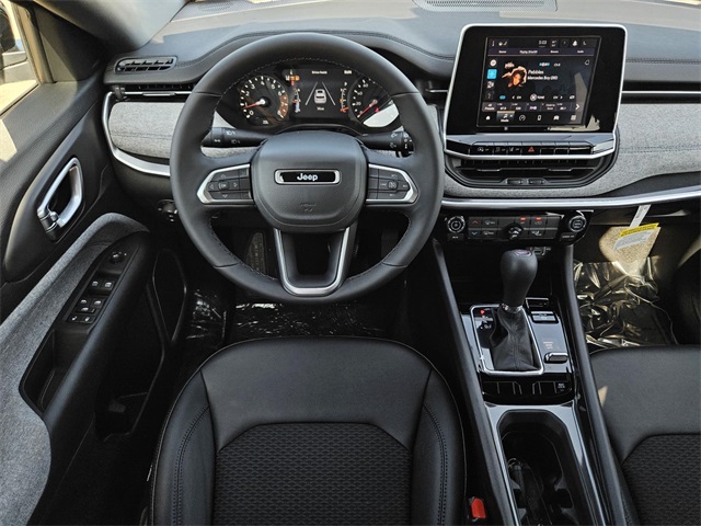 2025 Jeep Compass North Edition Latitude photo 13