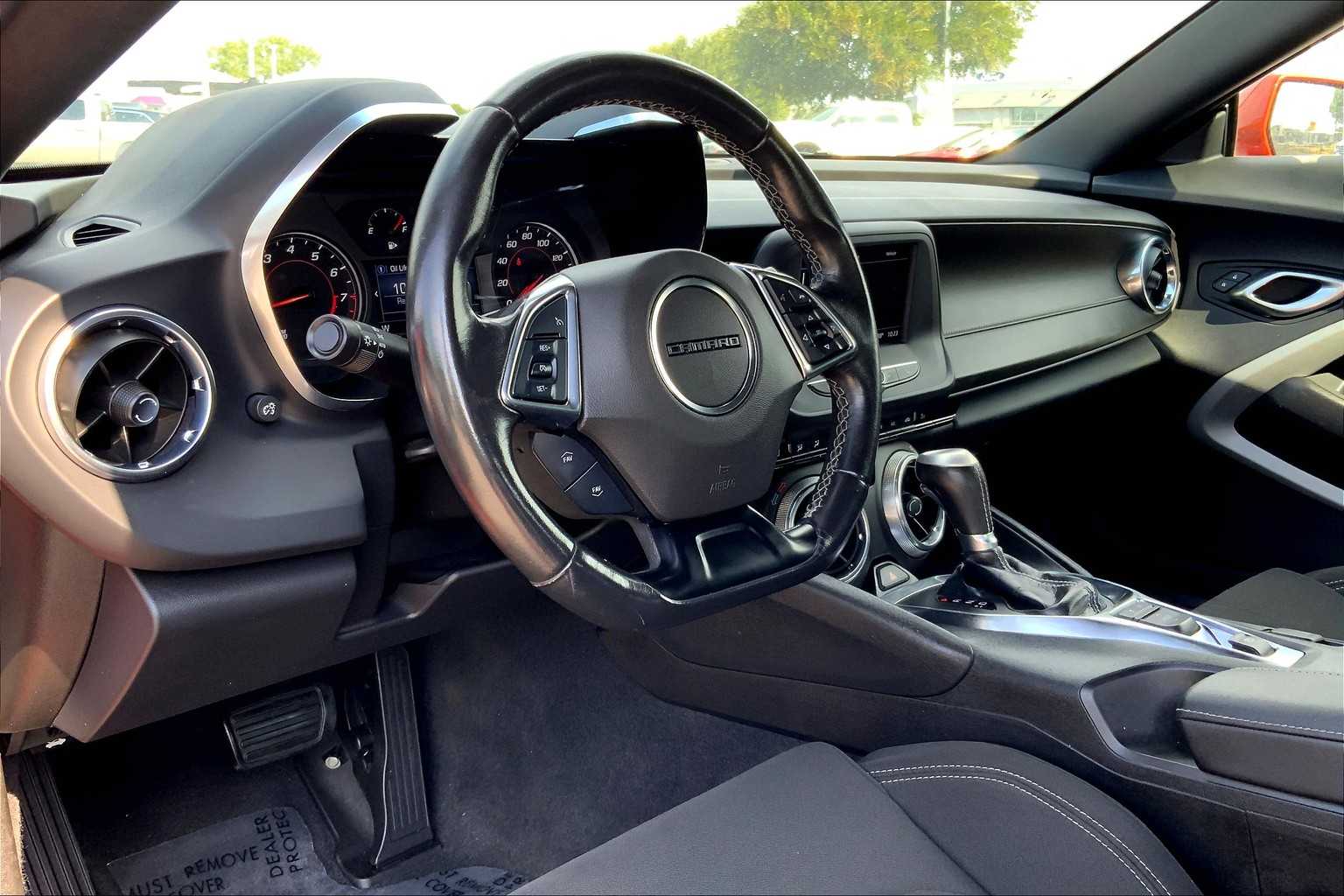2023 Chevrolet Camaro 1LT photo 13