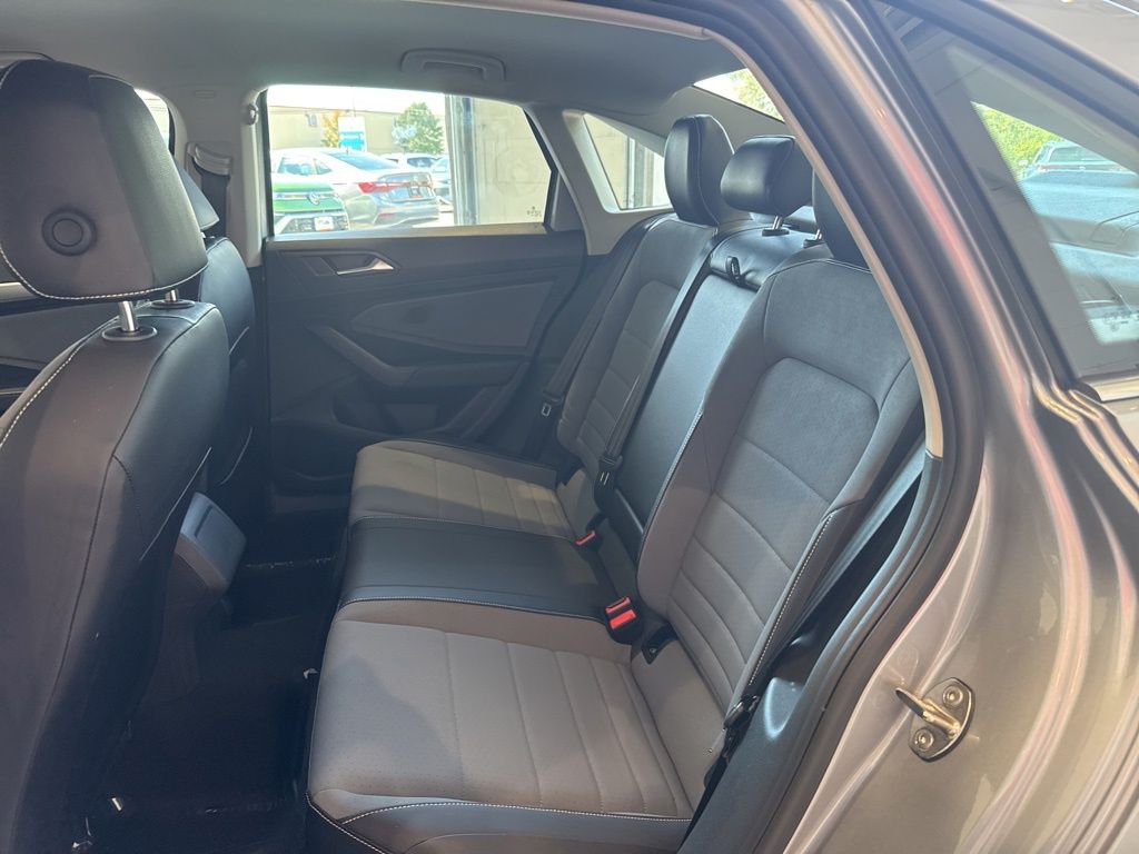2025 Volkswagen Jetta 1.5T SE photo 16