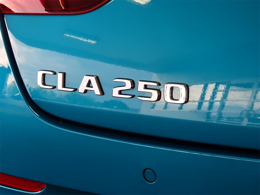 2025 Mercedes Benz CLA 250 4MATIC photo 8