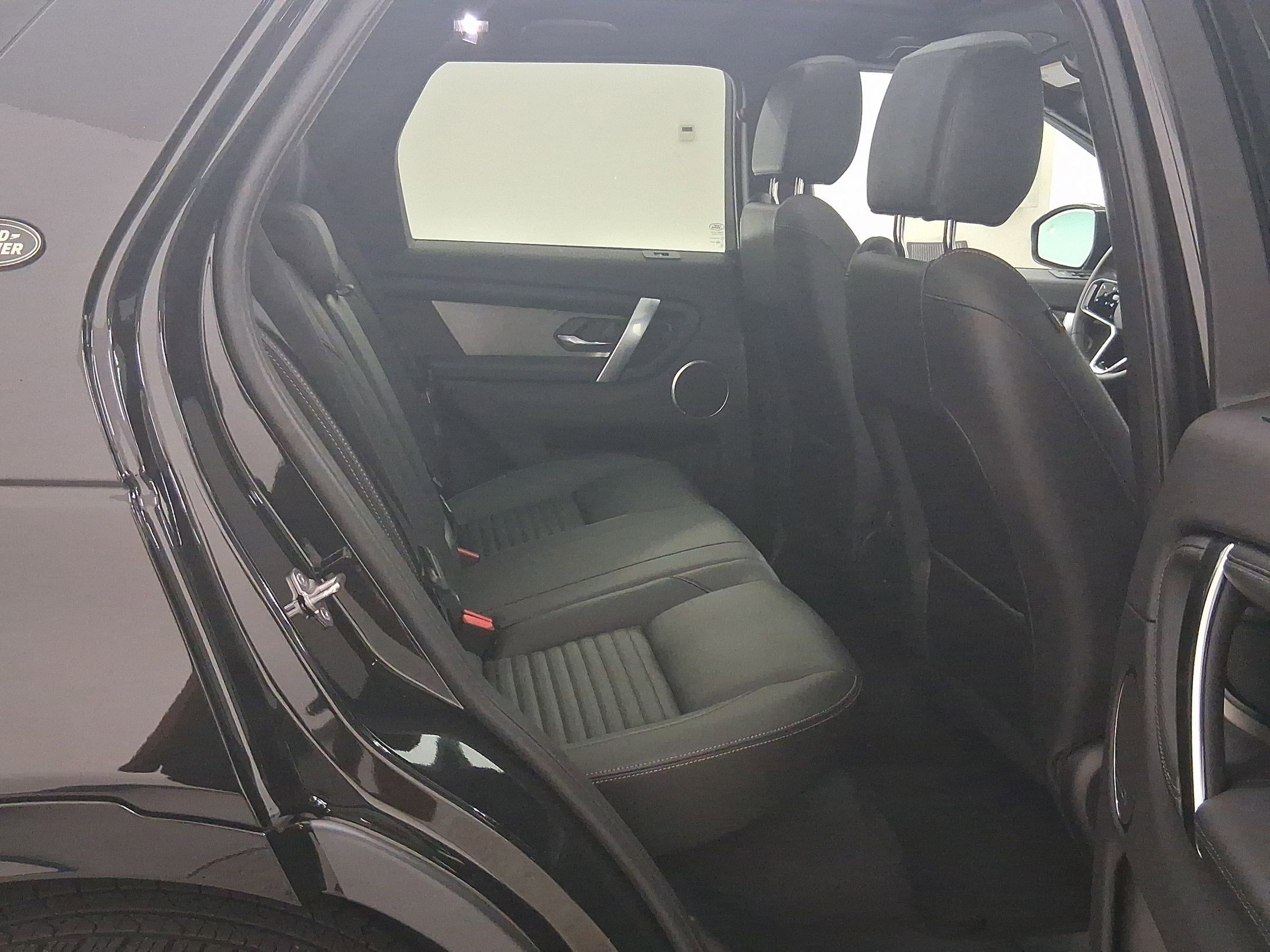 2025 Land Rover Discovery Sport Dynamic SE photo 29
