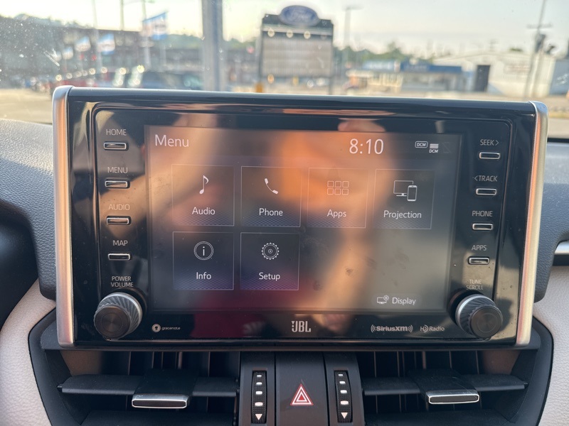 2021 Toyota RAV4 XLE Premium photo 14