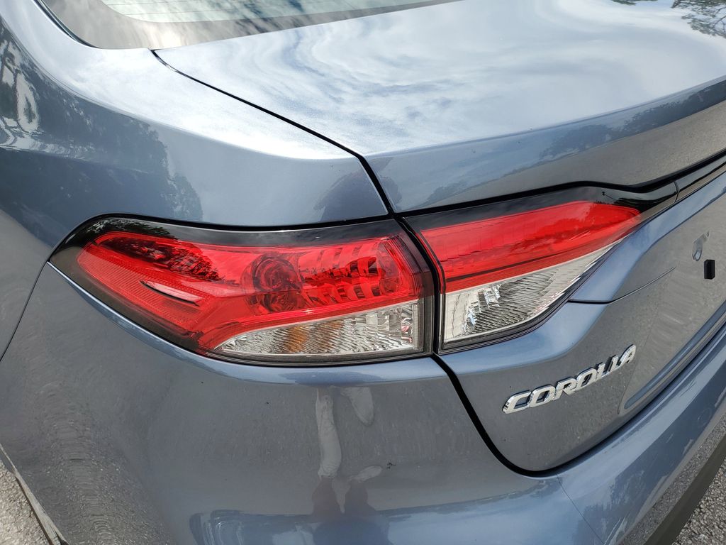 2025 Toyota Corolla LE photo 12