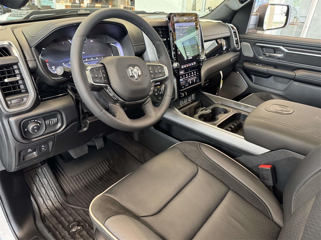 2025 Ram 1500 Laramie photo 2