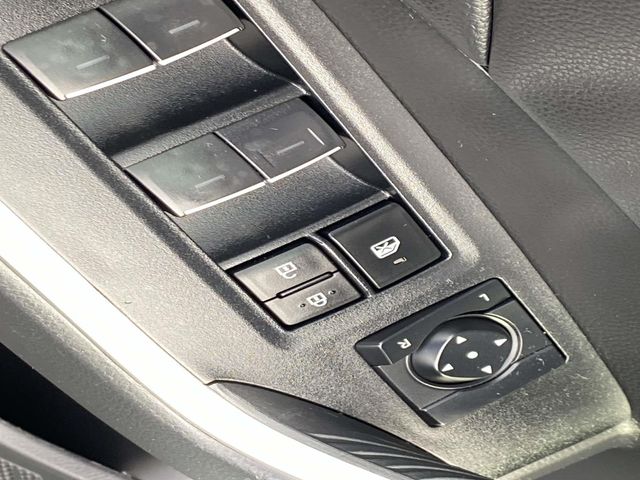 2023 Toyota RAV4 XLE photo 28