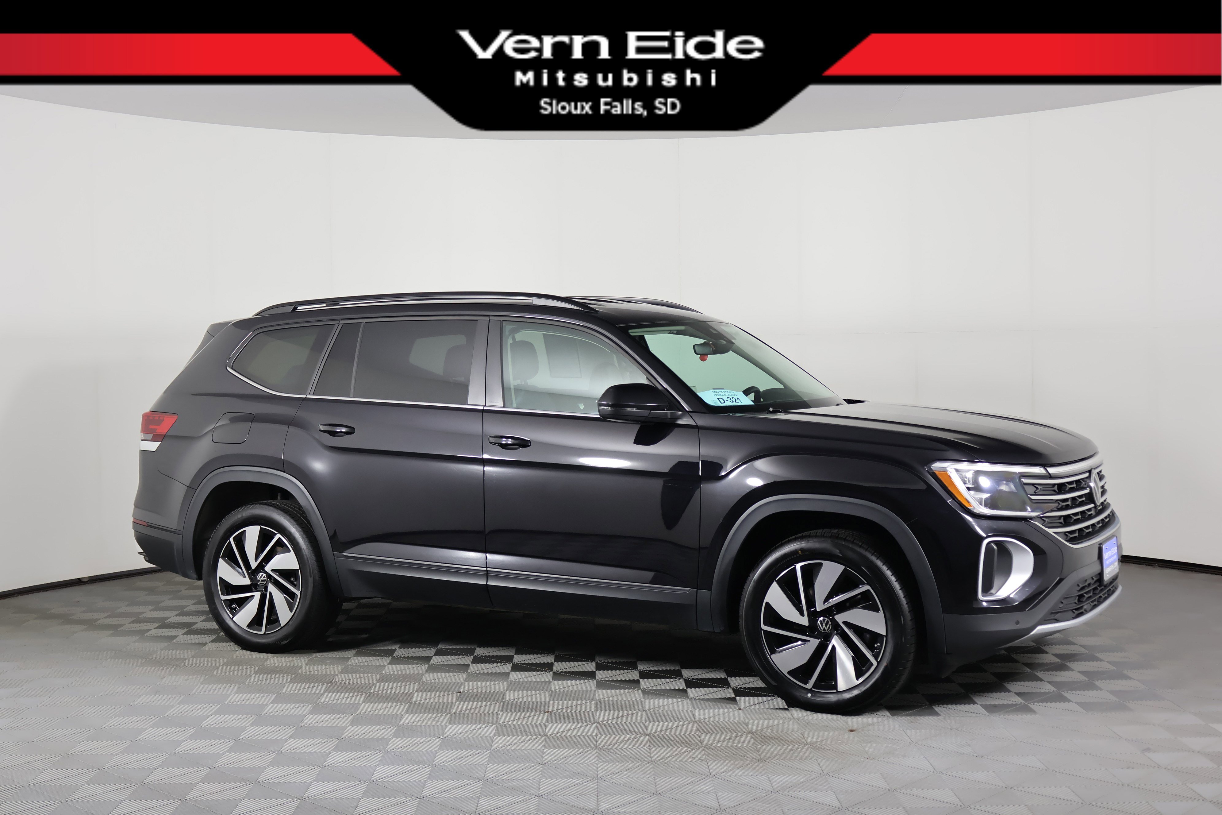 2025 Volkswagen Atlas SE w/Tech's photo