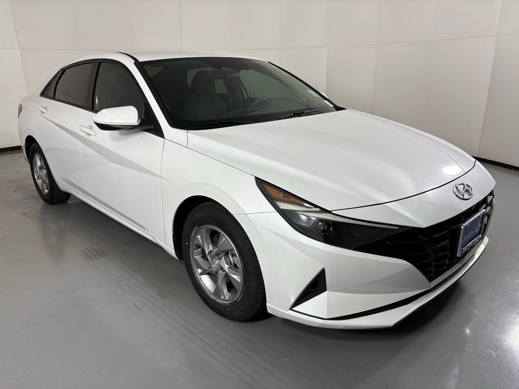 2021 Hyundai Elantra SE photo 2