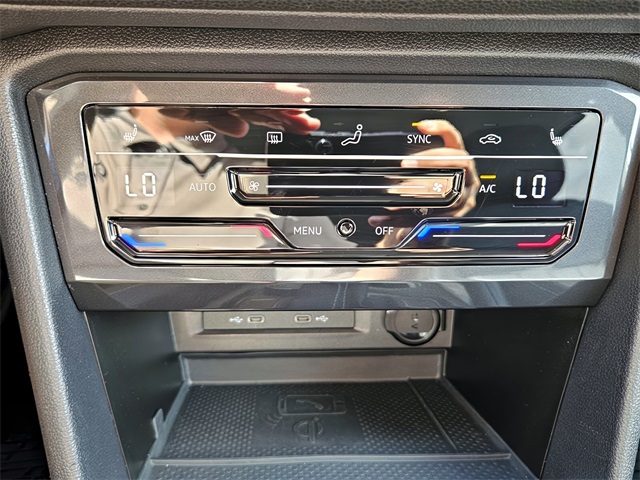 2024 Volkswagen Tiguan SE Wolfsburg Edition photo 10