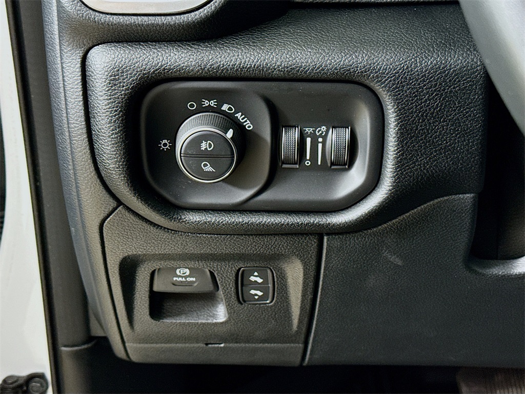 2022 Ram 1500 Laramie photo 13