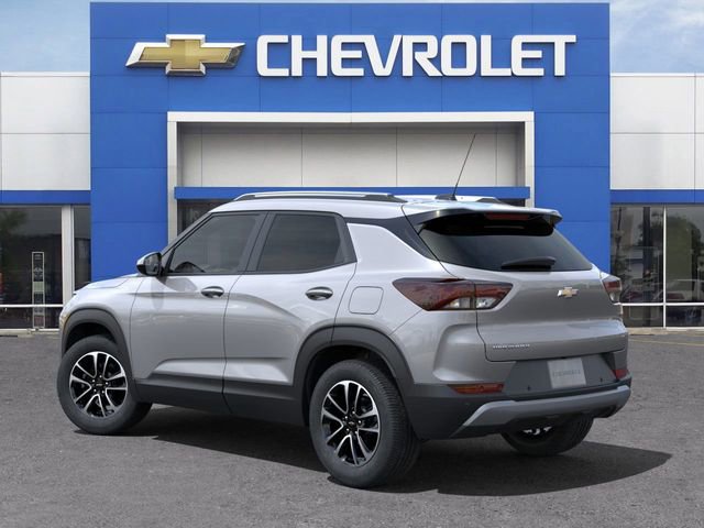 2025 Chevrolet Trailblazer LT photo 2